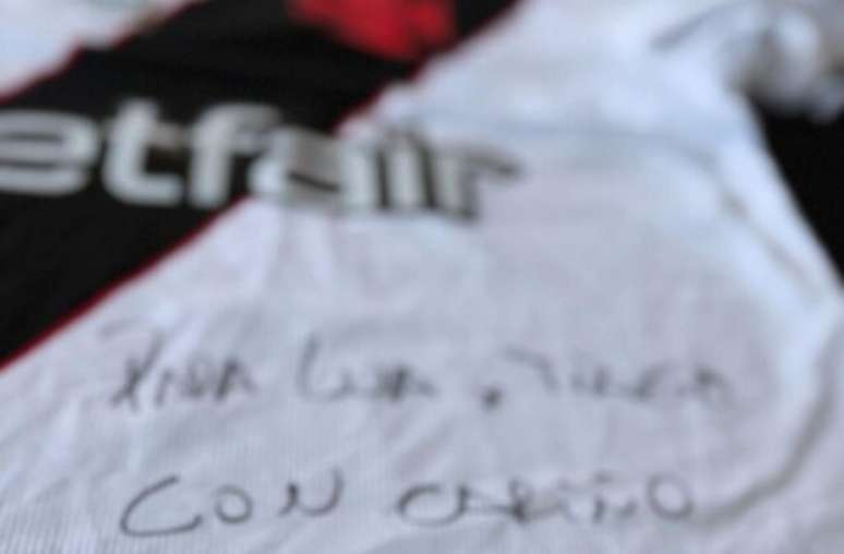 Patch na camisa do Vasco a fim de conscientizar sobre o retinoblastoma &ndash;