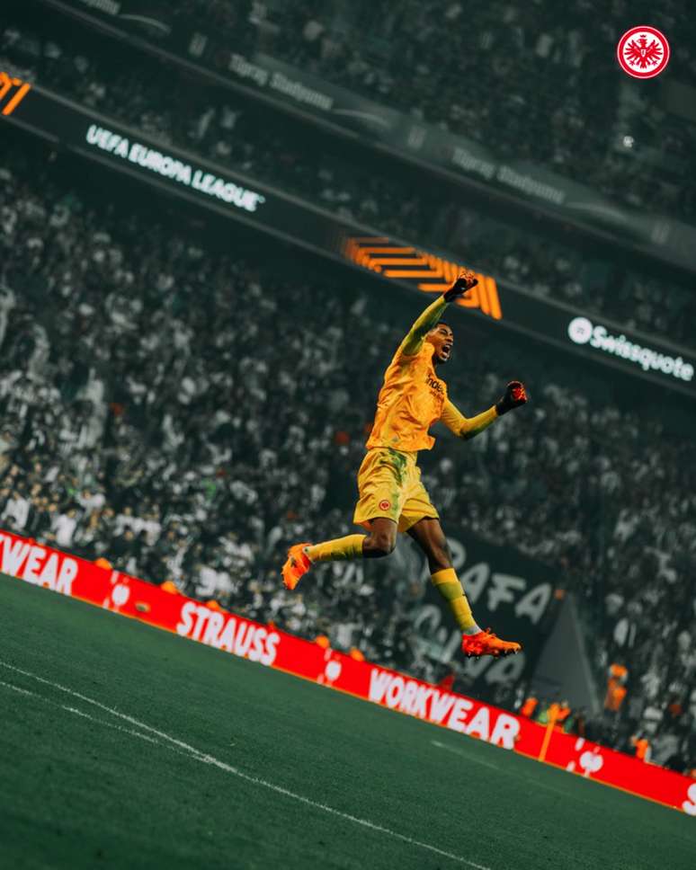 Kau&atilde; Santos comemorando a vit&oacute;ria diante do Besiktas &ndash;