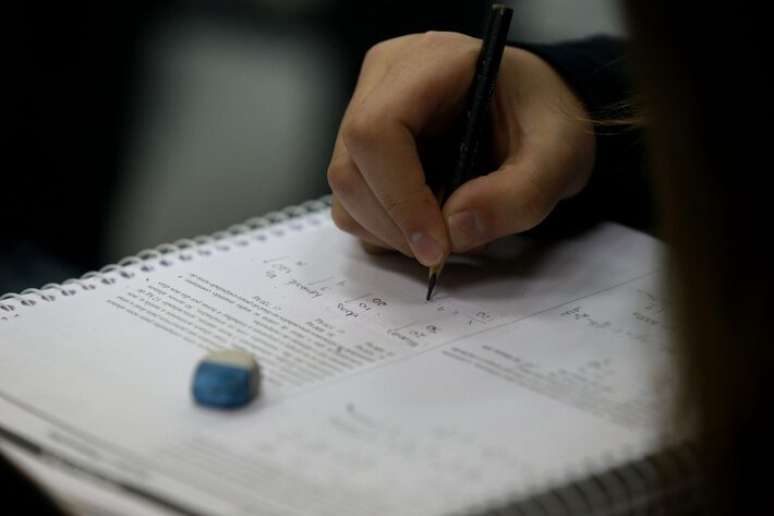 Comprovação de títulos é apenas classificatória; portanto, a classificação do candidato pode mudar de acordo com a pontuação obtida na etapa.