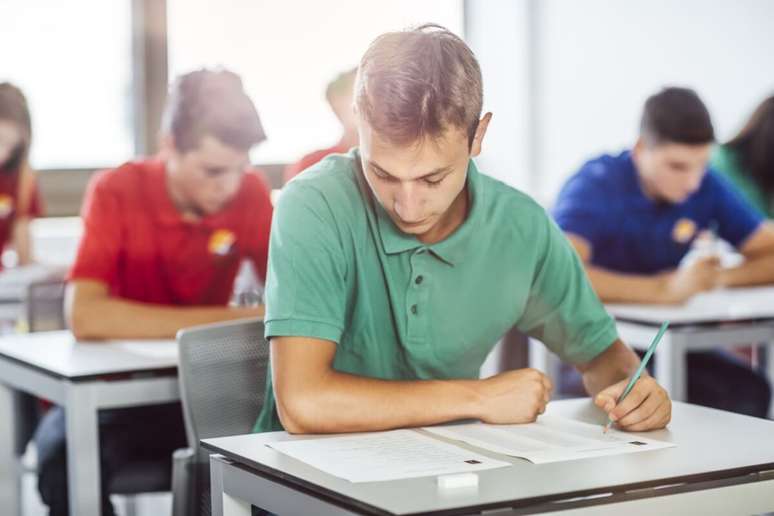 Read the questions carefully, but avoid taking too long Read the questions carefully, but avoid taking too long