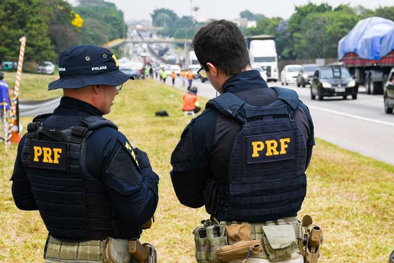 Two pilgrims die when hit on the Dutra road while on their way to Aparecida (SP)