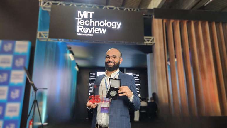 Luiz Fernando recebe honraria do MIT