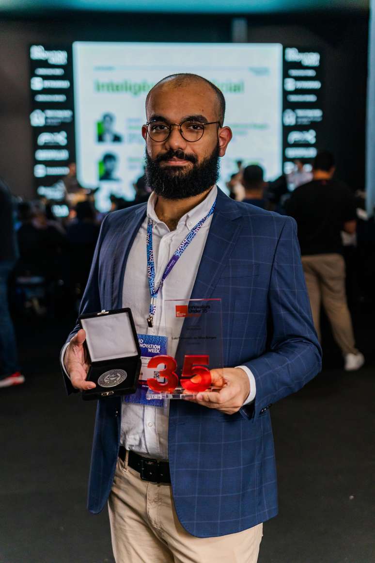 Luiz Fernando recebe honraria do MIT