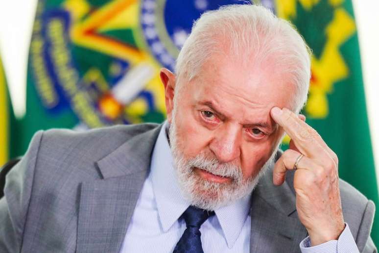 Lula diz que a obrigação do governo é 'cuidar do povo brasileiro'