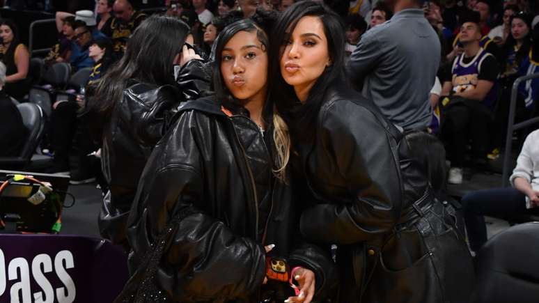 North West e a mãe, Kim Kardashian