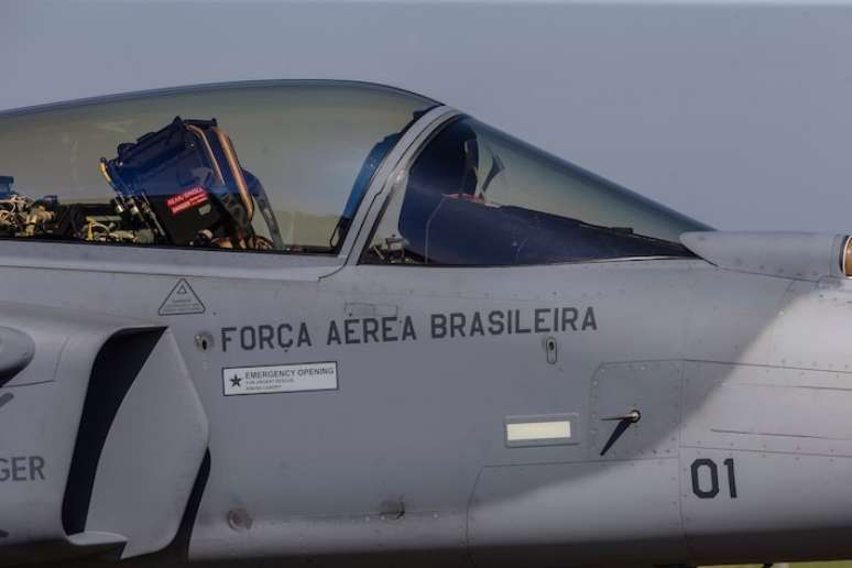 Um caça sueco F-39 Gripen E/F da Força Aérea Brasileira