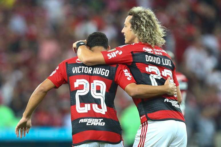 David Luiz assume papel de liderança no vestiário do Flamengo e auxilia, sobretudo, garotos da base