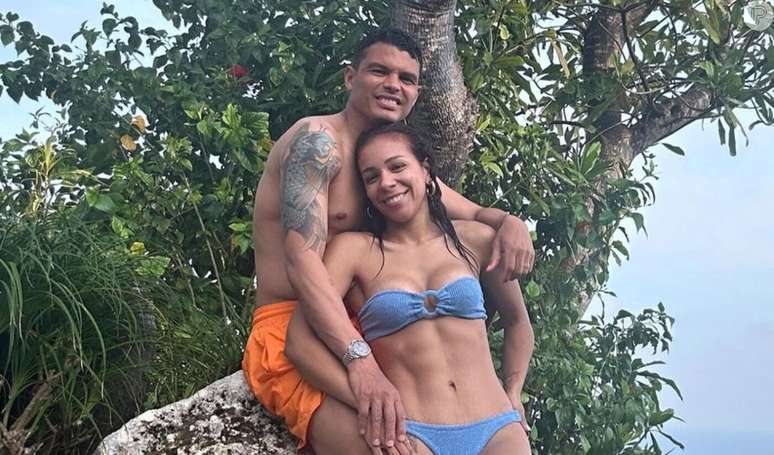 Esposa de Thiago Silva, Belle Silva fala sobre dieta restritiva após perder 26 quilos.