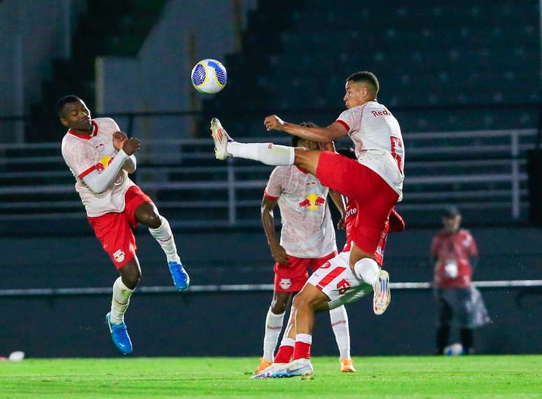 Marcos Paulo, jogador do time sub-23 do Red Bull Bragantino. 