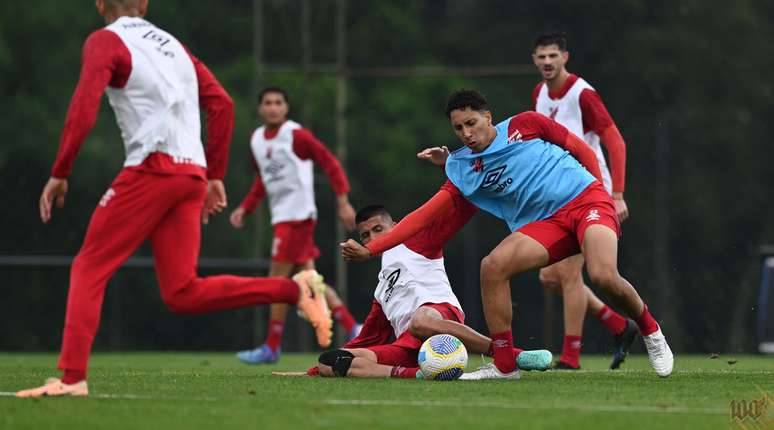 El Athletico se prepara para enfrentar al Corinthians en el Brasileirão