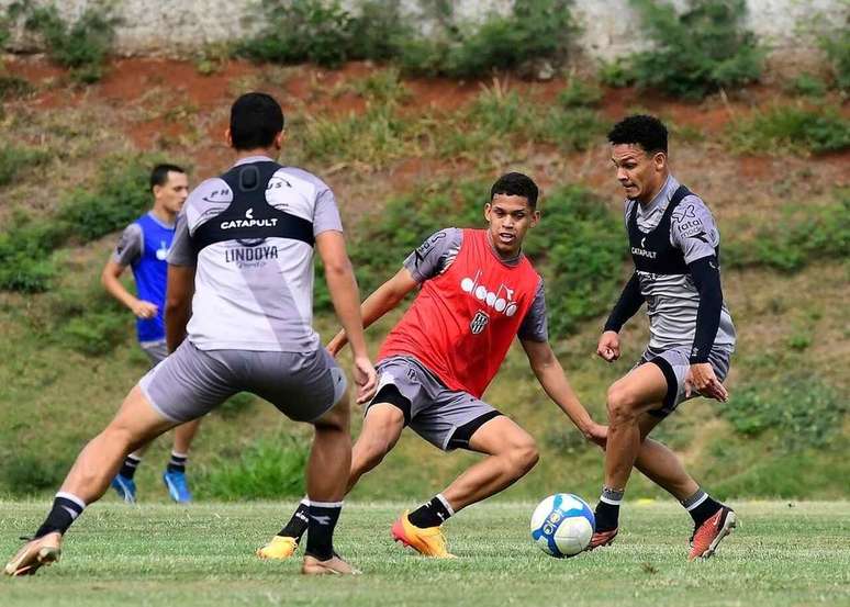 Treino da Ponte Preta &ndash; Divulga&ccedil;&atilde;o/ Ponte Preta