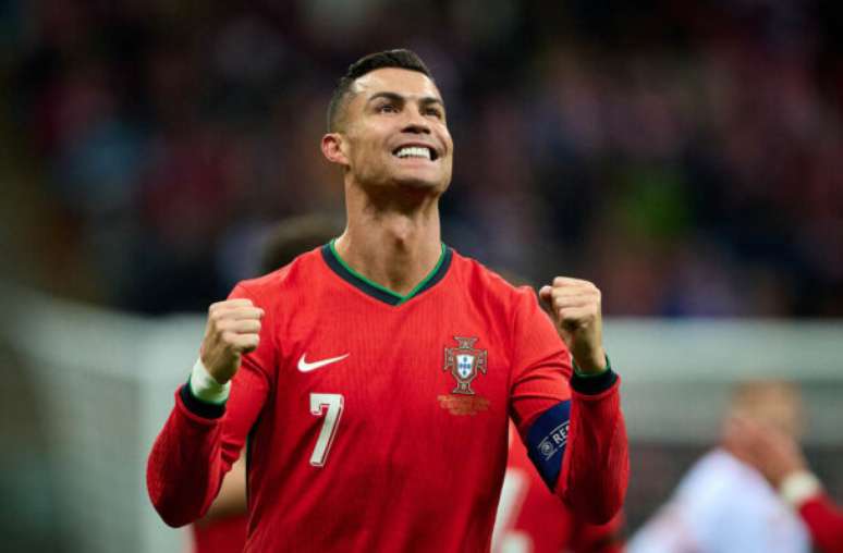 CR7 mencetak gol, Portugal mengalahkan Polandia untuk tetap netral di ...