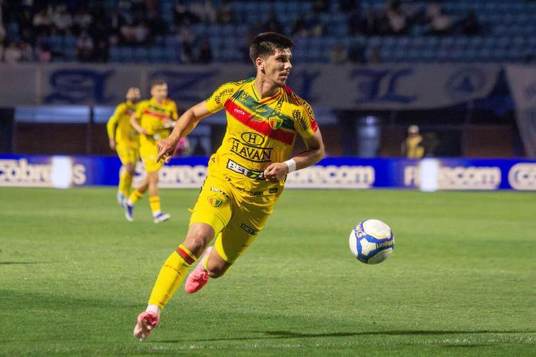 Rodrigo Pollero (Brusque) durante jogo contra o Avaí, no dia 10.04.2024 