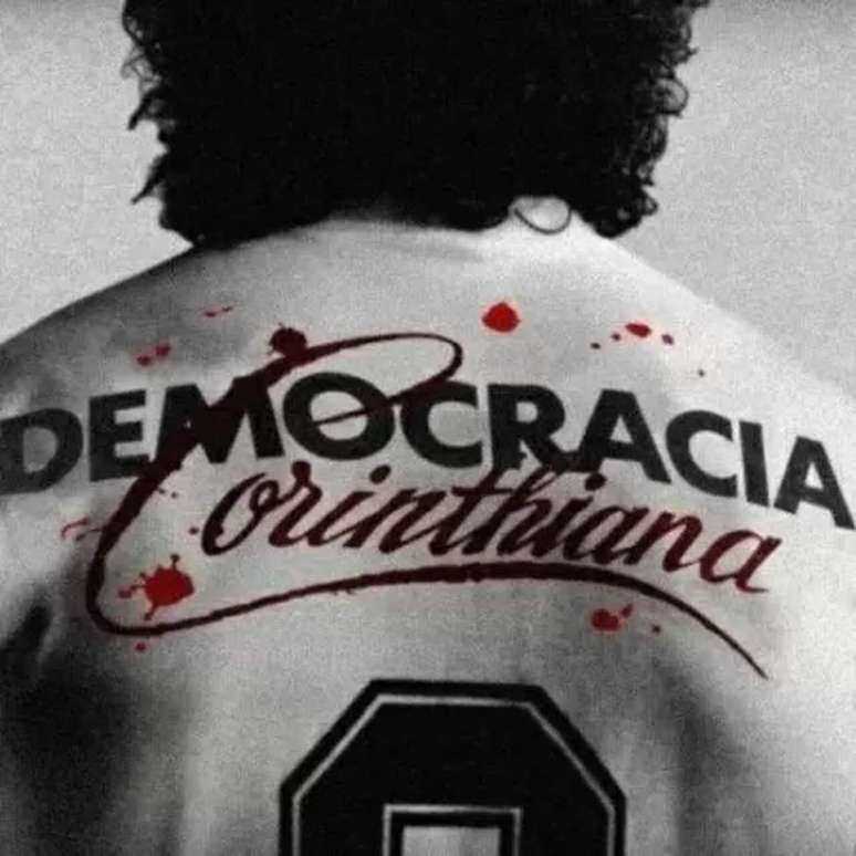 Camiseta del Corinthians con la inscripción Democracia Corinthiana –