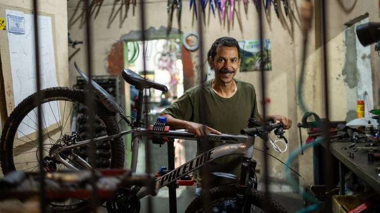 Fernando Bike, morador de Marsilac e liderança política do bairro