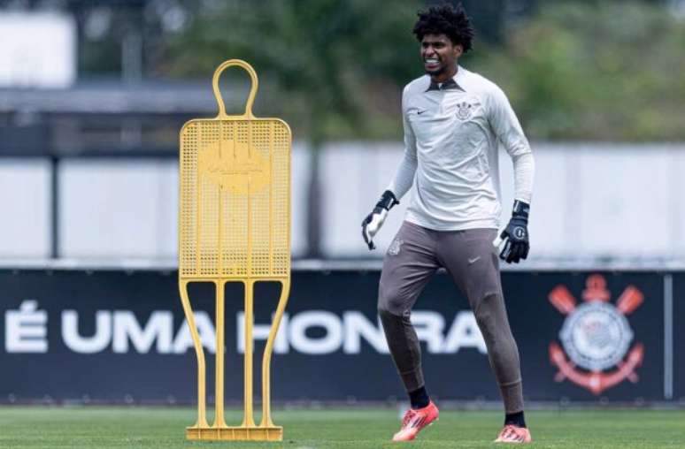 Corinthians se prepara para pagar nuevas multas y enfrentar a Hugo Souza contra Fla