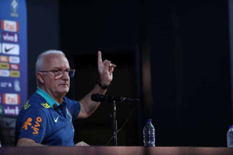 Dorival Júnior brindó una conferencia de prensa en Mane Garrincha en vísperas del encuentro con la selección de Perú por las Eliminatorias al Mundial 2026.