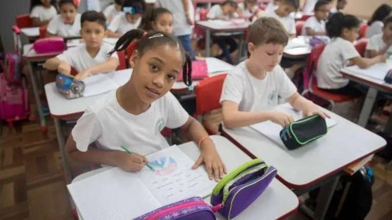 A lei imperial previa a criação de 'escolas de meninas', considerado uma novidade para a época