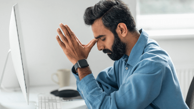 A sobrecarga mental do ambiente de trabalho pode atrapalhar o desempenho dos profissionais / Foto: Shutterstock