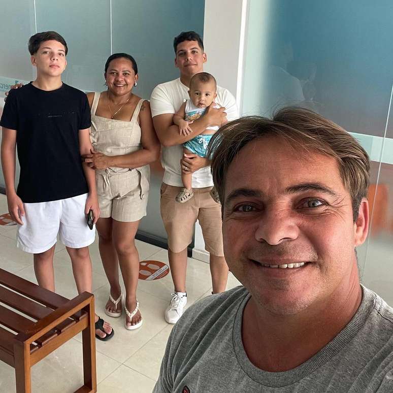 Gari é casado e pai de três filhos