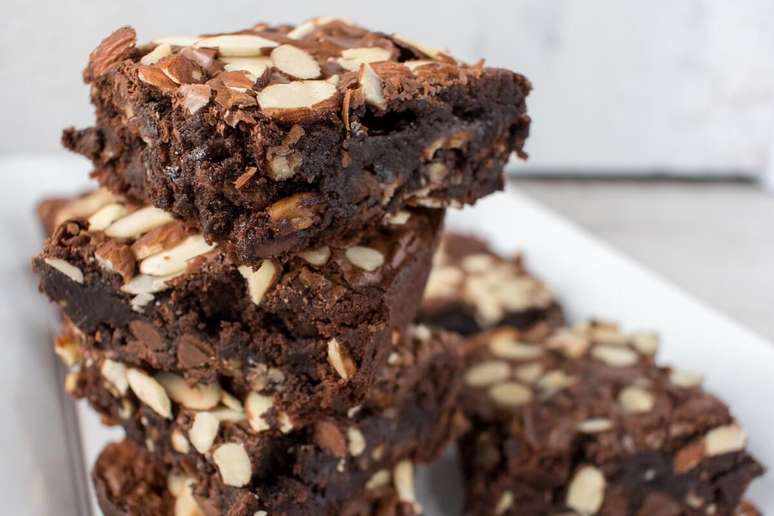 Brownie de chocolate com amêndoas 