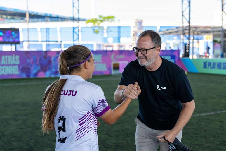 Um aplicativo com o objetivo principal de democratizar o acesso aos olheiros de futebol -