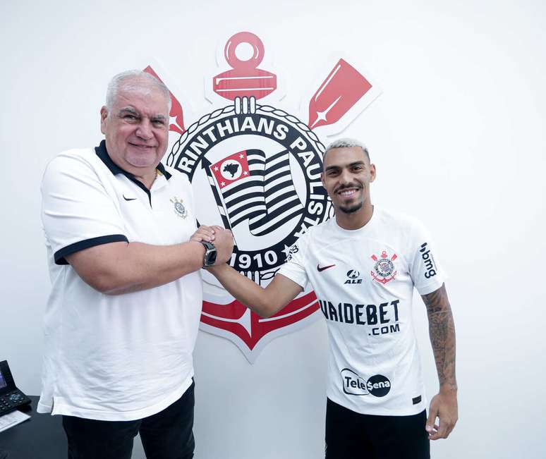 Mateuszinho se presenta al Corinthians tras conversaciones con Rubro-Negro al inicio de la temporada -