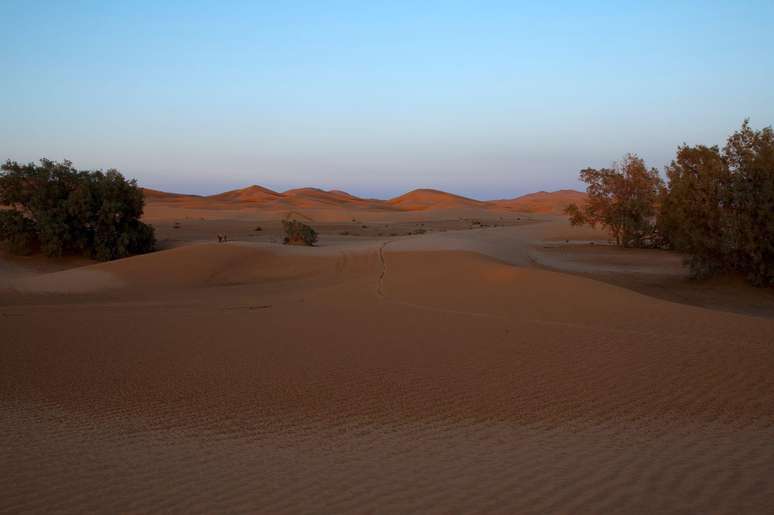 O deserto do Saara na cidade de Merzouga, no sudeste de Marrocos, antes das inundações