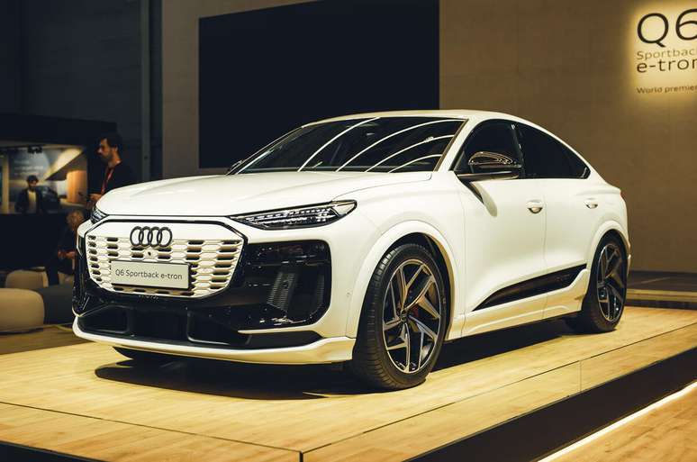 Audi Q6 sportback e-tron foi revelado nesta semana no Salão de Paris 2024