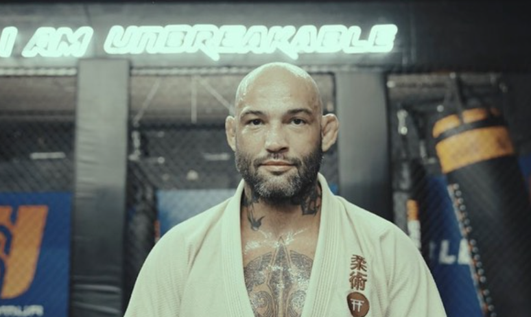 Morre lutador brasileiro do UFC que namorou cantora Demi Lovato