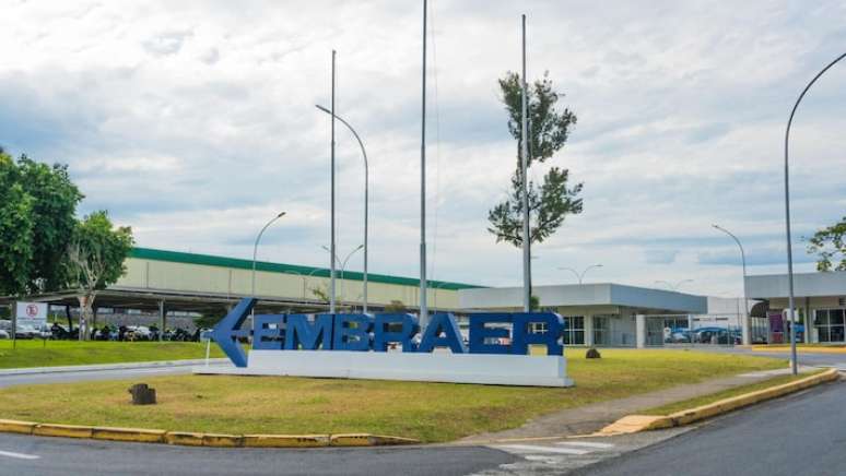 Fábrica da Embraer em São José dos Campos; empresa deve investir em espaço nos EUA