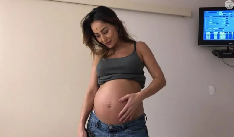 During her first pregnancy, Sabrina Sato had a hemorrhage, remained in hospital for 25 days and risked losing the baby. Remember