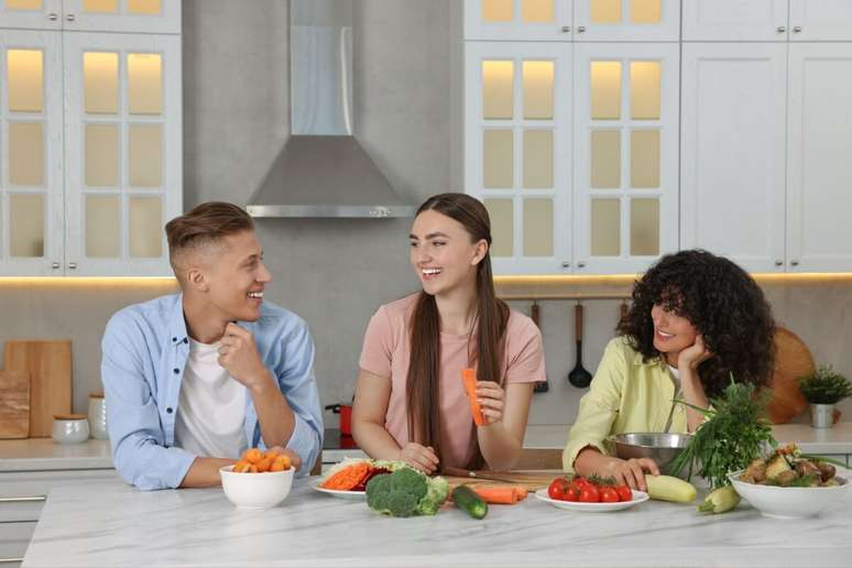 O ideal é incluir alimentos leves no almoço e fazer a refeição em casa no dia da prova do Enem 