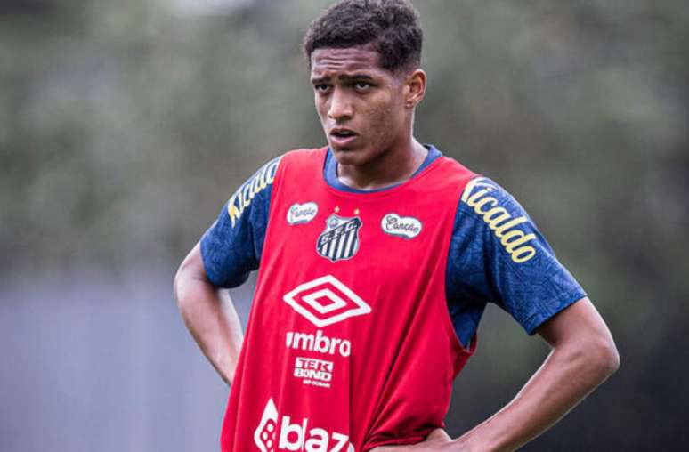 Souza está superando a inexperiência e deve ser titular do Santos