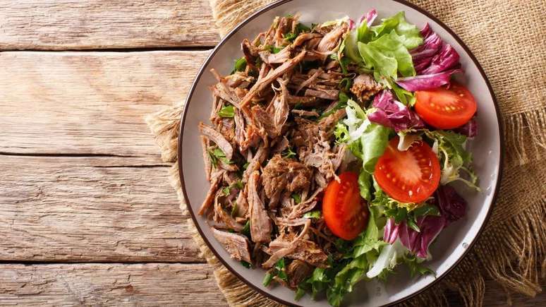 Salada de carne desfiada – Foto: Shutterstock