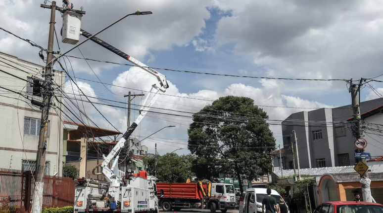 Enel sagte, es verstärke die Teams vor Ort, nachdem am Freitag durch einen Stromausfall mehr als 2,1 Millionen Immobilien ohne Strom waren