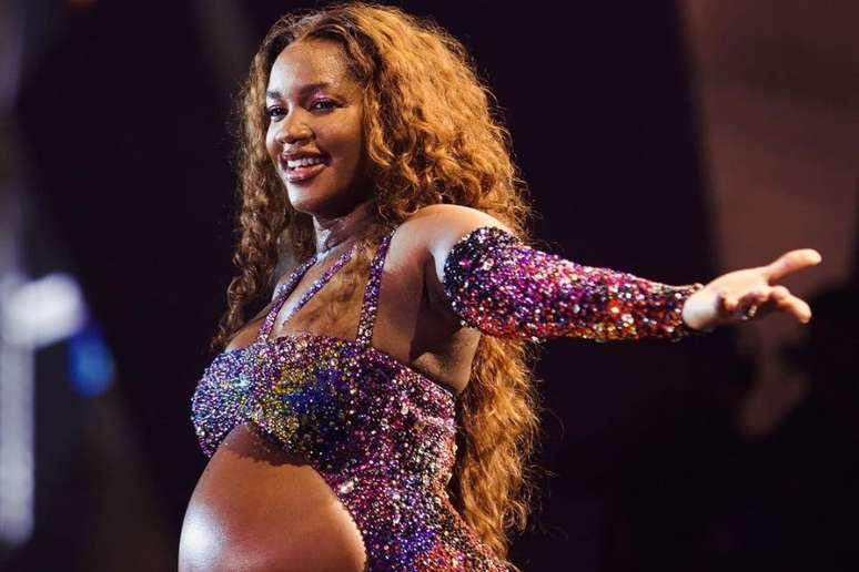 Iza se apresentou grávida no Rock in Rio de 2024, e foi fotografada por Carol Caminha