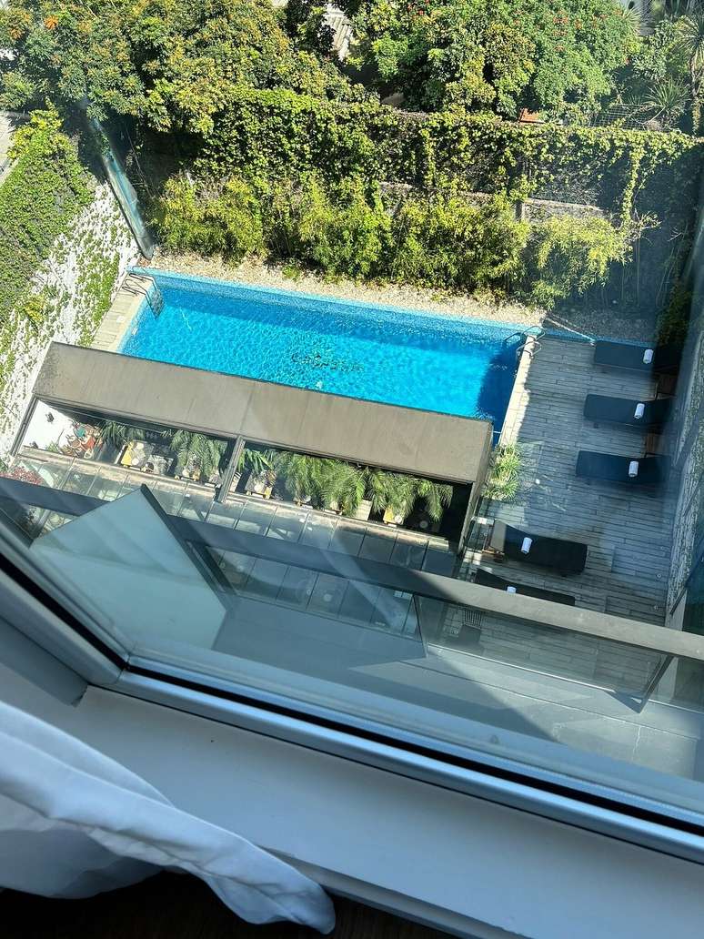 Segundo a imprensa portenha, Liam Payne caiu do terceiro andar no pátio interno do hotel, onde fica a piscina