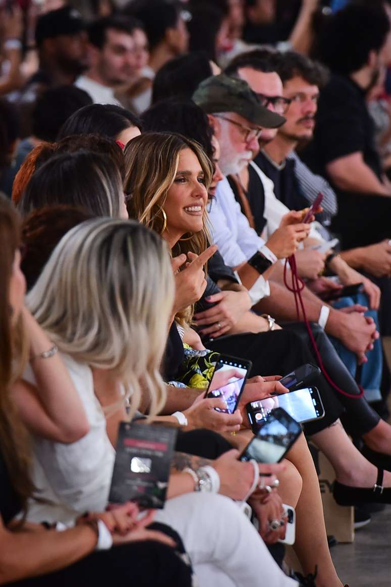 Fernanda Lima na primeira fila 