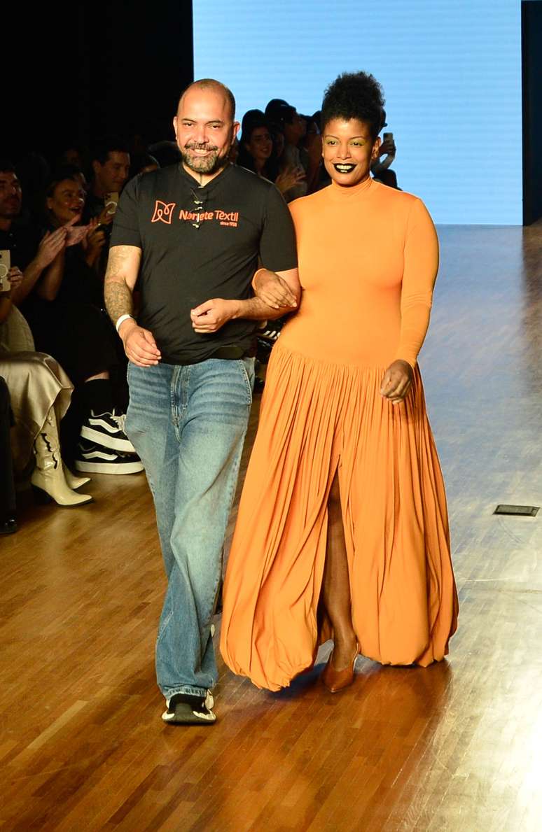 Thalma de Freitas e Weider Silverio no SPFW 