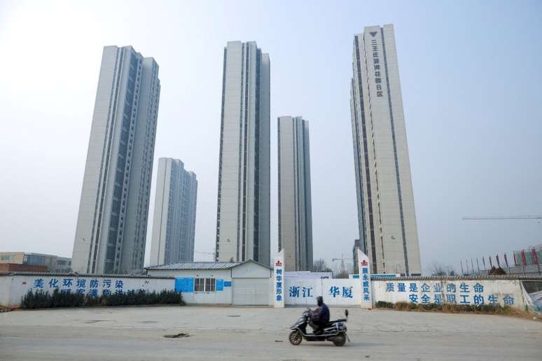 Prédios em construção em Zhengzhou, China
19/01/2019. REUTERS/Thomas Peter/File Photo