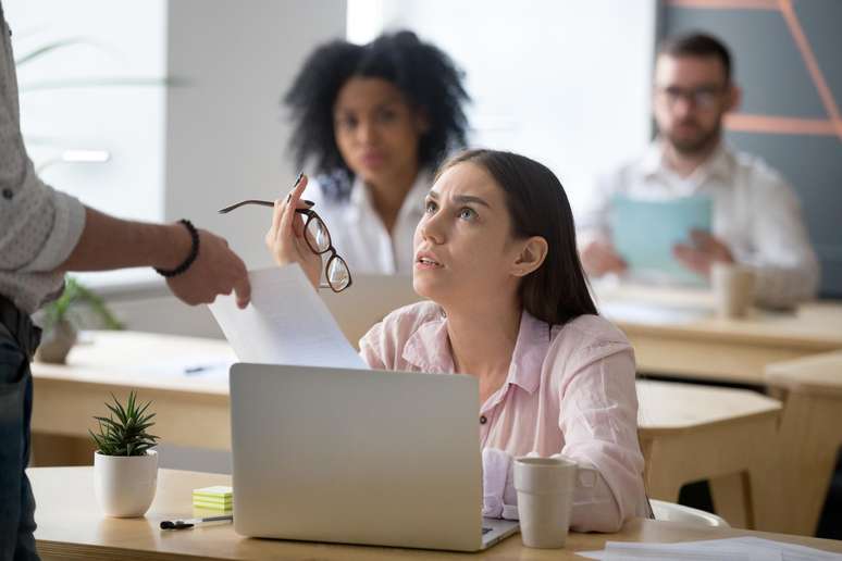 Funcionária é indenizada após chefe se recusar a cumprimentá-la