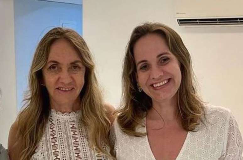 Maria Lauremília Assis de Lucena e sua filha Janine Lucena