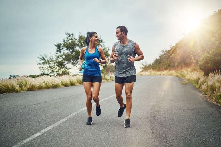 A corrida é uma atividade popular e requer alguns cuidados durante a prática