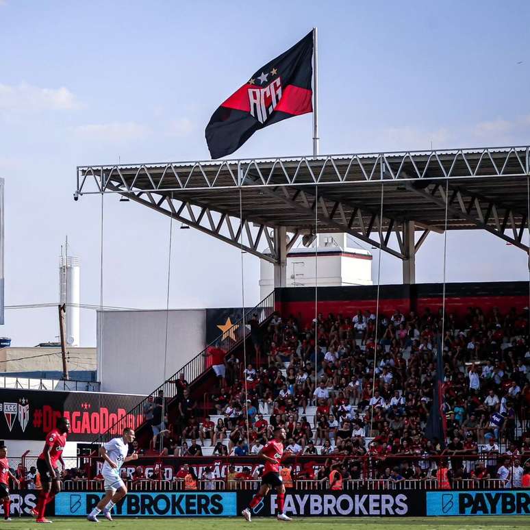 Cuiabá visitó el Atlético-GO luego de que sus rivales directos ganaran en esa jornada