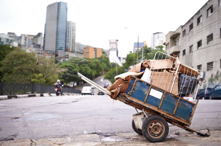 'Tinder da Reciclagem': conheça o Cataki, aplicativo que conecta catadores a quem deseja se desfazer de resíduos