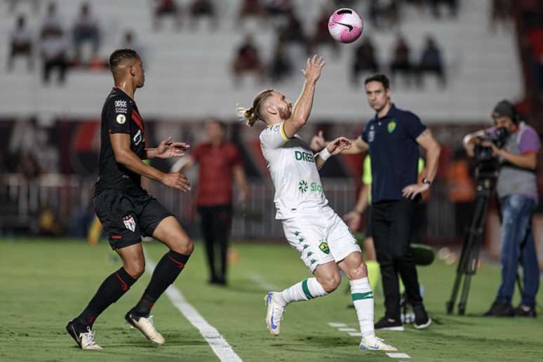 Cuiabá não vence lanterna e se complica na Série A 