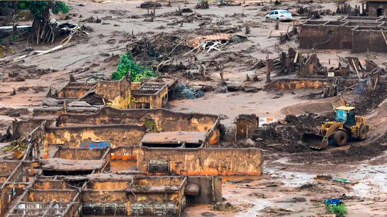 Rompimento da Barragem de Mariana (MG)