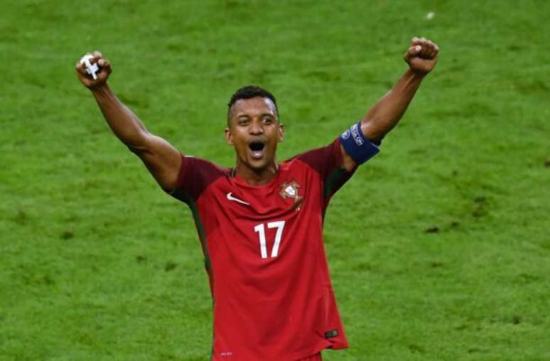 Nani de Portugal fue acusado de robar la camiseta de un aficionado. La razón es inusual.