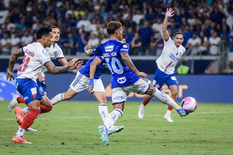 Atuações na ENM: Gabriel Veron se destaca, mas defesa decepciona; veja notas